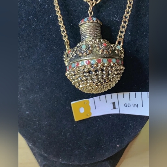 Amulet necklace with turquoise and coral colored stones - Picture 6 of 6